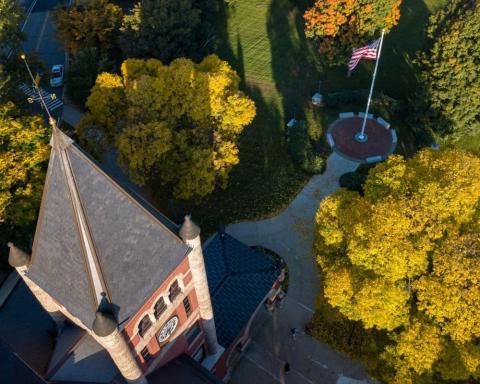 Aerial view of UNH Thompson Hall in the autumn